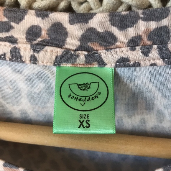 Honeydew Leopard print cropped XS tee shirt - Picture 3 of 4